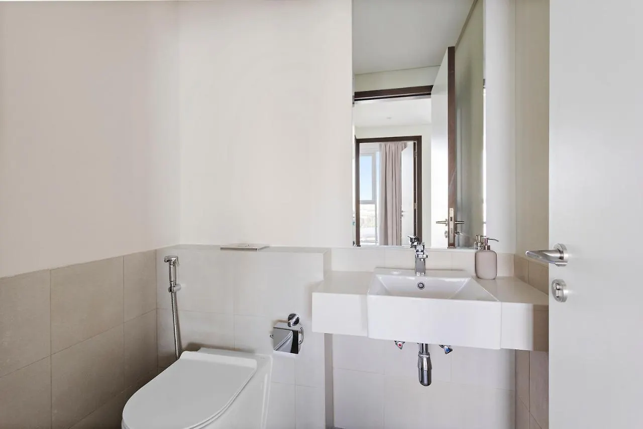 Luxury 1Br Apt With Pool, Gym, Parking & Fast Wifi Dubai Apartment