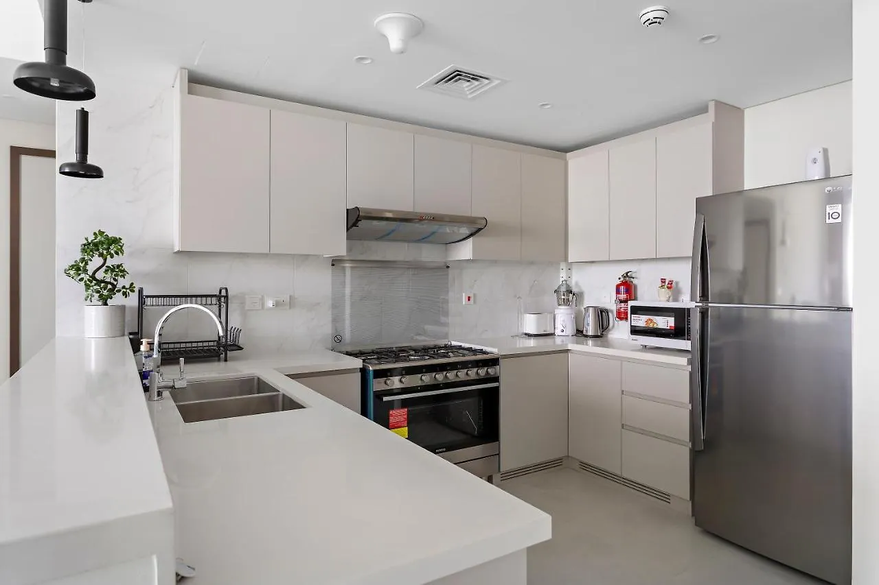 Apartment Luxury 1Br Apt With Pool, Gym, Parking & Fast Wifi Dubai